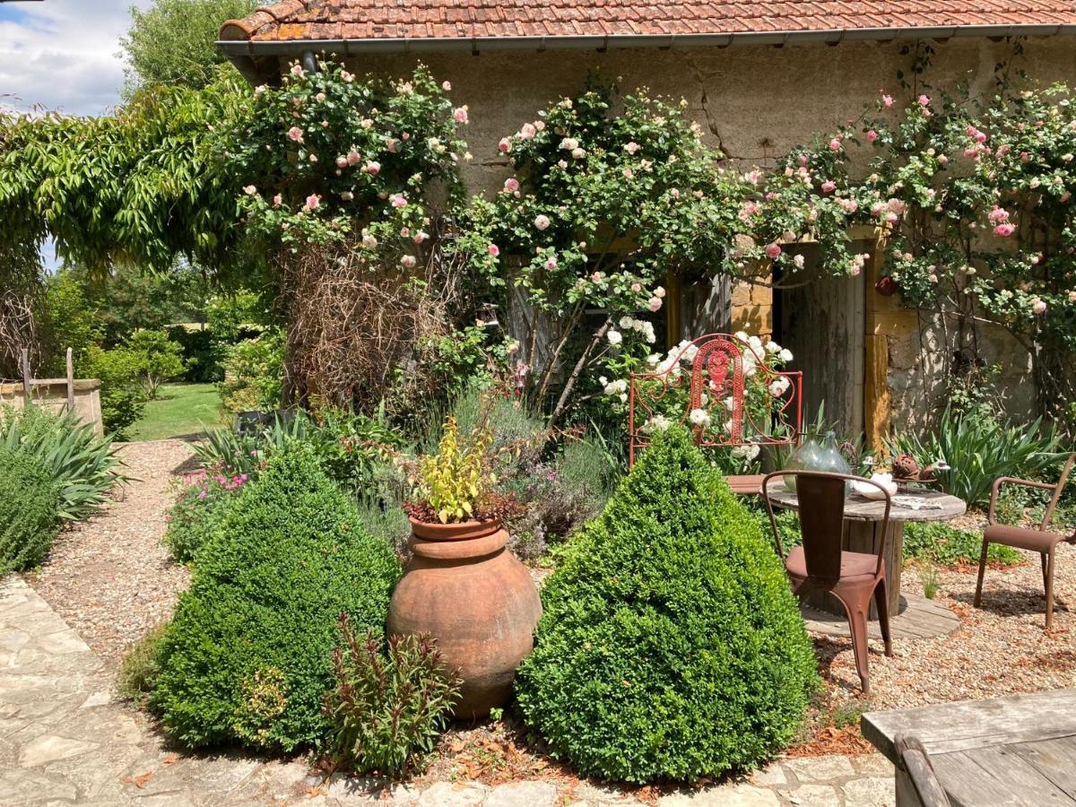 Bed and Breakfast Les Jardins Des Soussilanges Céron Zewnętrze zdjęcie